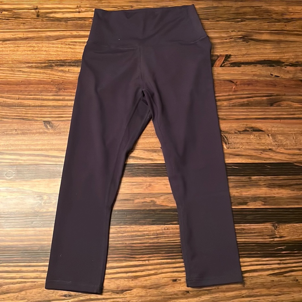 Zyia capris. Navy. Size 4